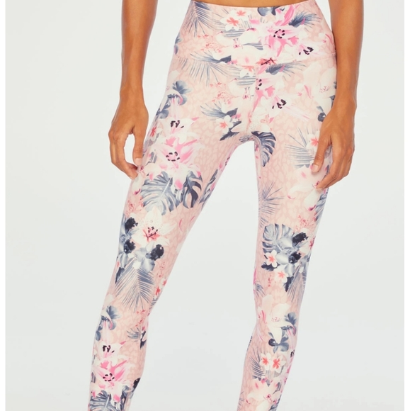 Marika Paradiso Set of Leggings and Sports Bra Large NWT - Picture 6 of 16